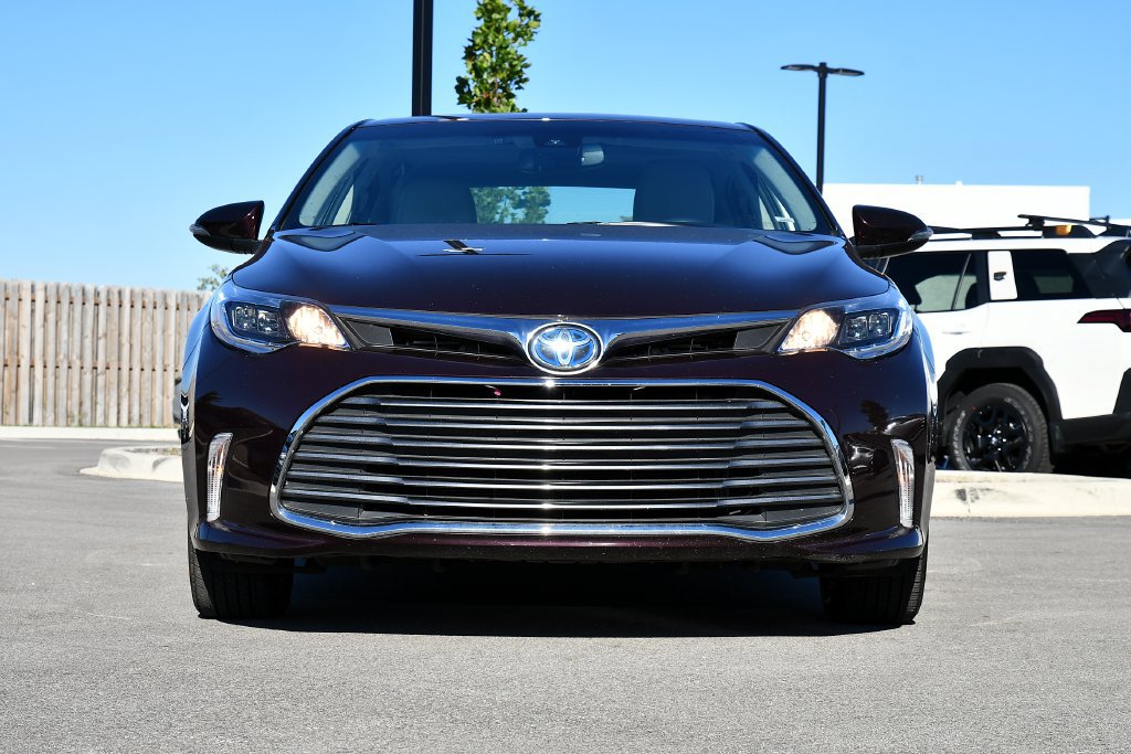 Used 2018 Toyota Avalon XLE Premium FWD image 3