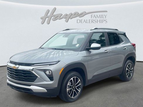 Used 2025 Chevrolet TrailBlazer LT AWD/4WD image 7