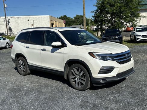 Used 2017 Honda Pilot Elite image 2