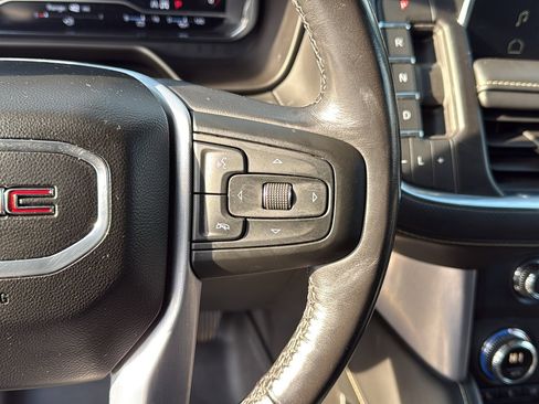 Used 2022 GMC Yukon SLT w/ SLT Premium Package image 17