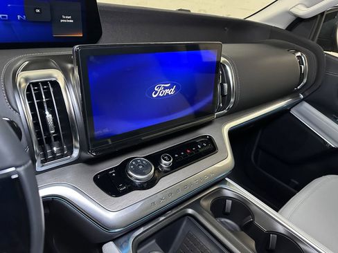 New 2025 Ford Expedition Max Platinum w/ Driver's Package AWD/4WD image 38