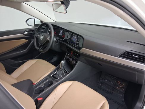 Used 2019 Volkswagen Jetta SE FWD image 32
