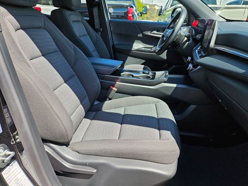 Used 2026 Chevrolet Equinox LT AWD/4WD image 31