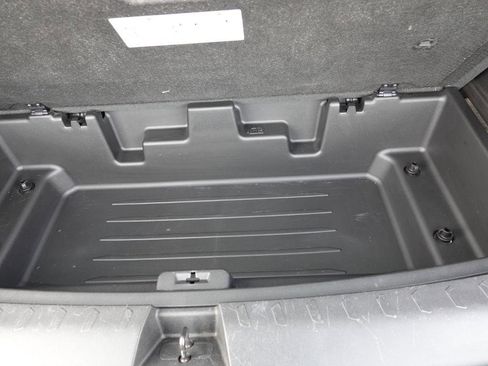 Used 2019 Chevrolet Traverse LT image 11