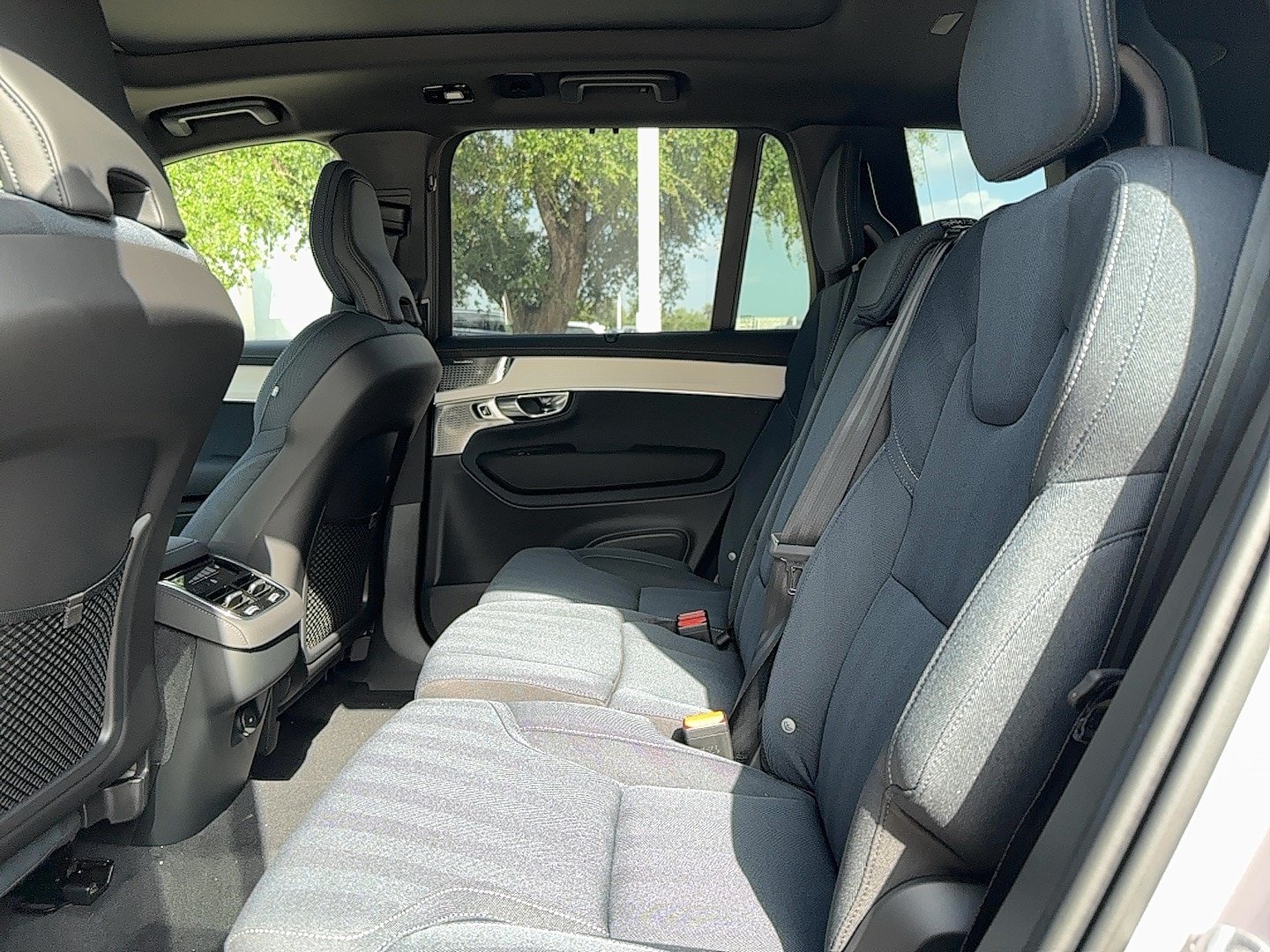 Used 2026 Volvo XC90 B6 Ultra w/ Protection Package Premier AWD/4WD image 14