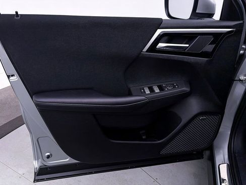 New 2025 Mitsubishi Outlander ES image 8