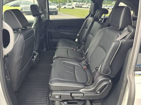 Used 2023 Honda Odyssey Elite image 12