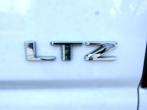 Used 2024 Chevrolet Silverado 3500 LTZ w/ LTZ Convenience Package image 27