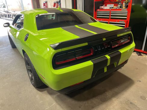 Used 2019 Dodge Challenger SRT Hellcat w/ Plus Package image 10