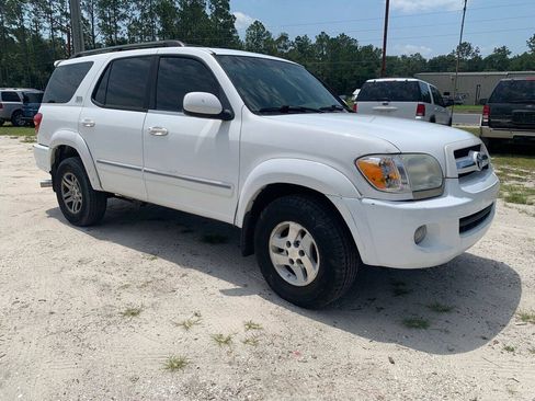 Used 2006 Toyota Sequoia SR5 RWD image 4