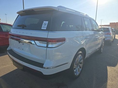 Used 2024 Lincoln Navigator Reserve image 7