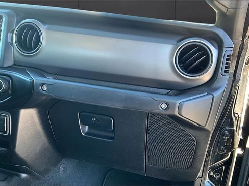 Used 2020 Jeep Gladiator Sport w/ Quick Order Package 24S image 12