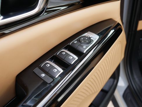 Certified 2024 Kia Carnival EX image 19