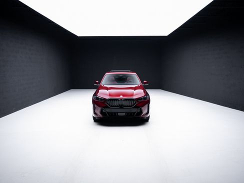 Used 2025 BMW X6 xDrive40i w/ Executive Package image 84