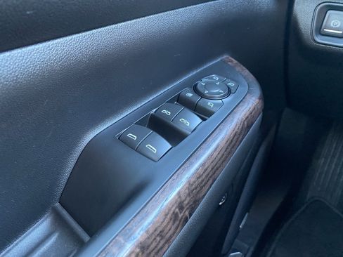 Used 2023 GMC Acadia Denali image 39