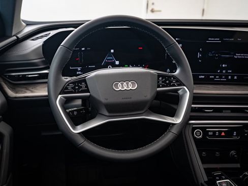 New 2025 Audi Q5 Premium Plus image 4