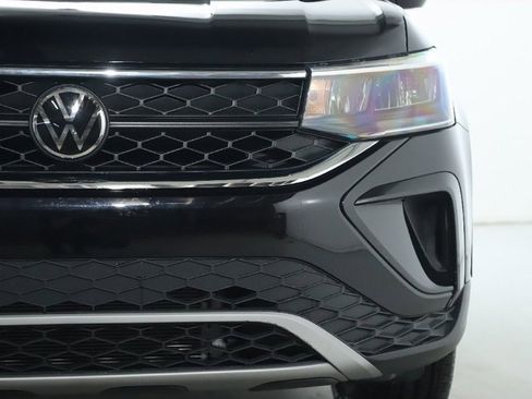 Used 2024 Volkswagen Taos SE image 7