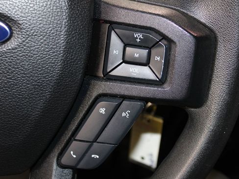 Used 2016 Ford F150 XLT image 34