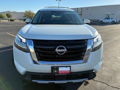 Certified 2023 Nissan Pathfinder Platinum FWD image 8