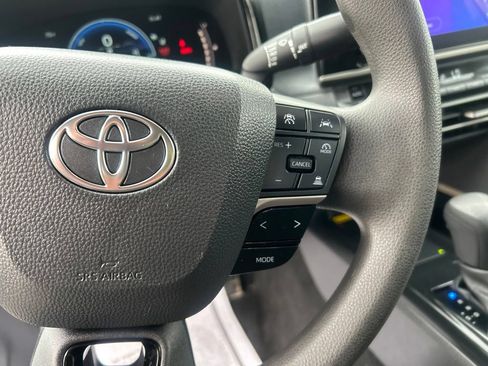 Used 2025 Toyota Camry LE FWD image 23