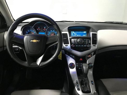 Used 2011 Chevrolet Cruze LS FWD image 21