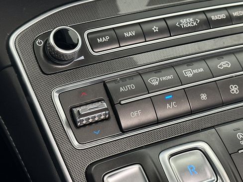 Used 2023 Hyundai Santa Fe Calligraphy image 27