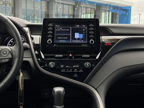 Used 2024 Toyota Camry SE image 19