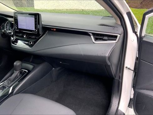 Used 2022 Toyota Corolla LE w/ LE Convenience Package image 16