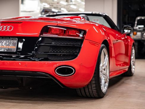 Used 2011 Audi R8 V10 AWD/4WD image 32