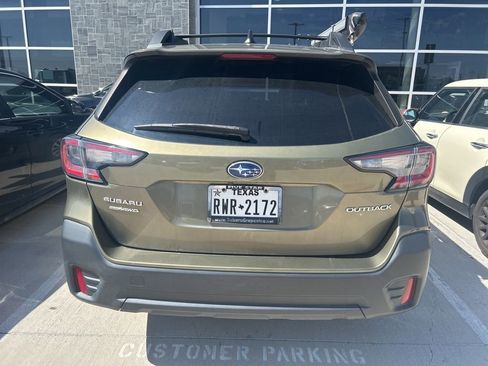 Used 2022 Subaru Outback Premium image 8
