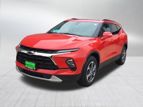 Used 2024 Chevrolet Blazer LT w/ Sound & Technology Package AWD/4WD image 2