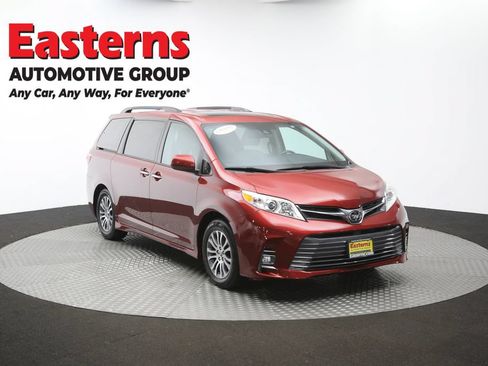 Used 2019 Toyota Sienna XLE FWD image 52