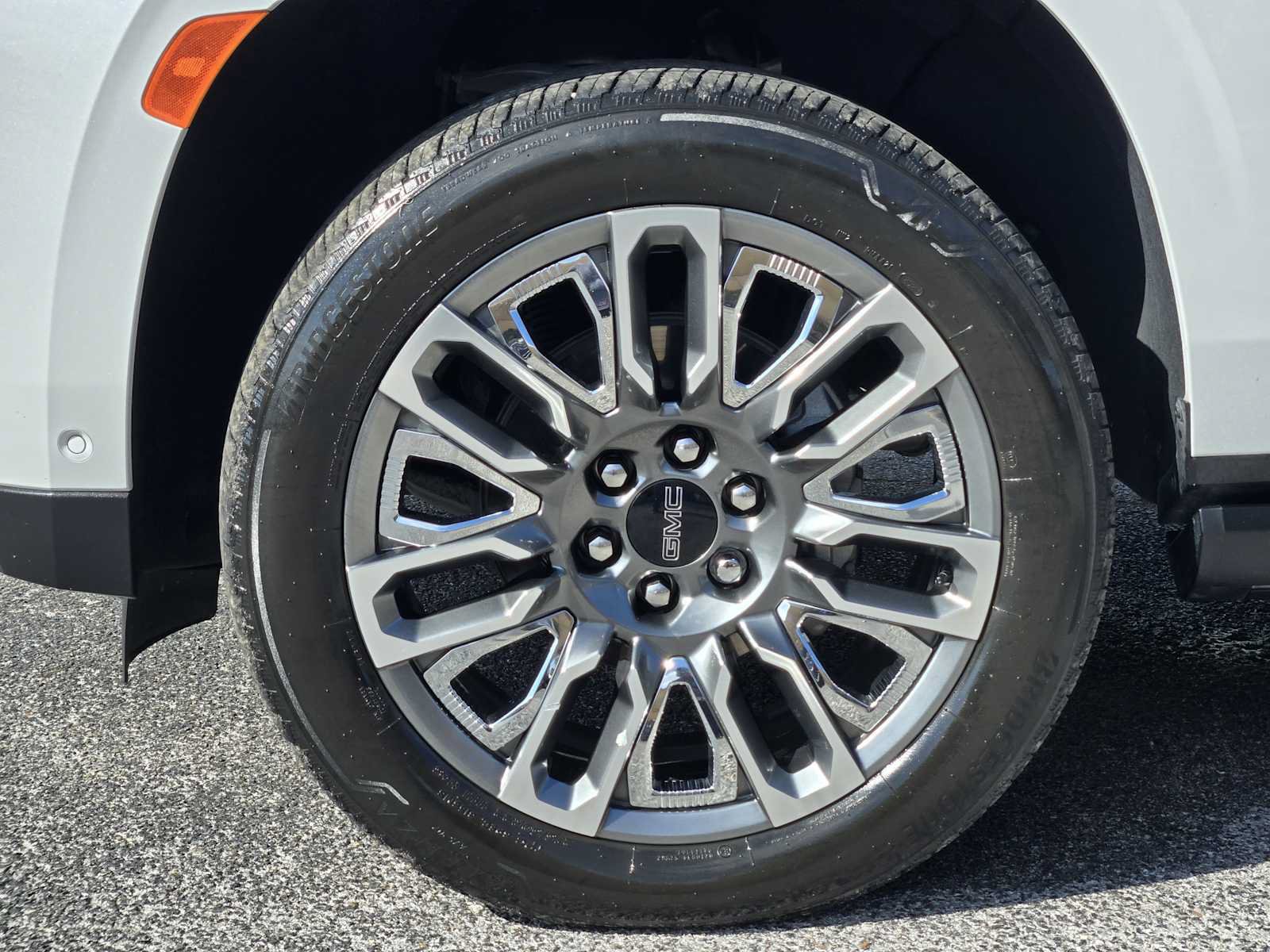 Certified 2023 GMC Yukon Denali Ultimate AWD/4WD image 13