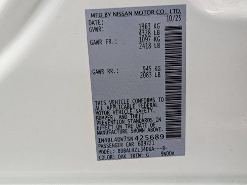 Used 2025 Nissan Altima 2.5 SV FWD image 34