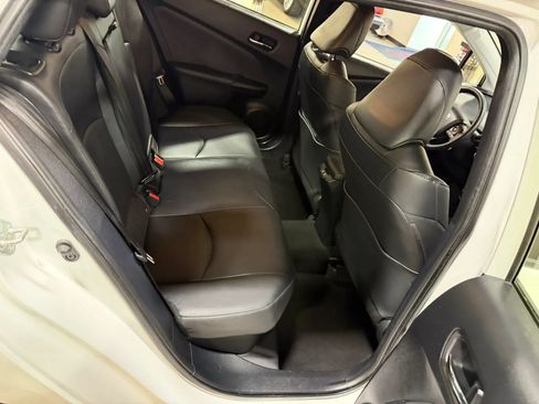 Used 2022 Toyota Prius XLE AWD/4WD image 38