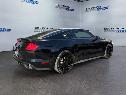 Used 2018 Ford Mustang Coupe image 5