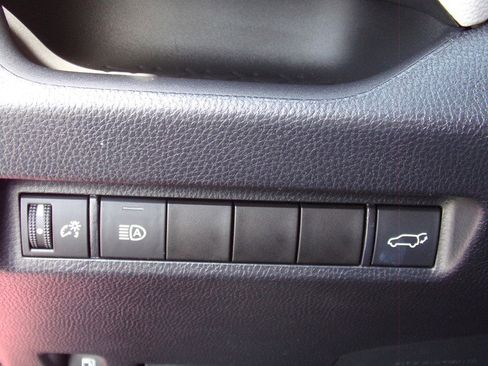 Used 2022 Toyota RAV4 XLE w/ Convenience Package image 37