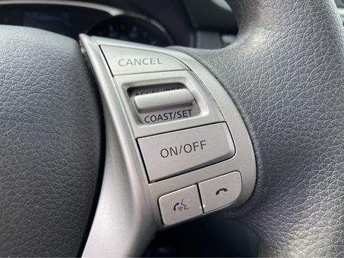 Used 2016 Nissan Rogue SV w/ SV Premium Package image 18