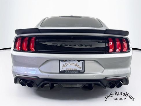 Used 2019 Ford Mustang GT Premium w/ GT Performance Package RWD image 6