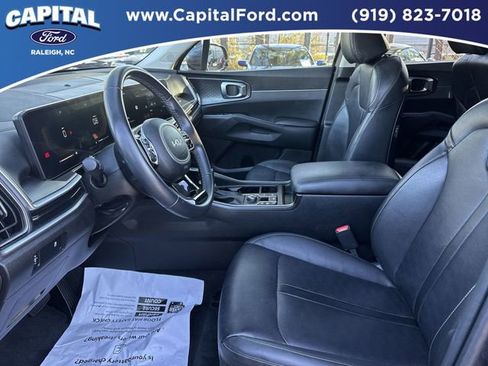 Used 2024 Kia Sorento S image 17