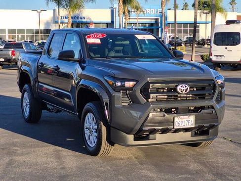 Used 2025 Toyota Tacoma SR image 3