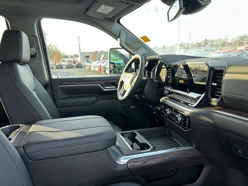 New 2026 GMC Sierra 2500 SLT w/ SLT Premium Package image 19