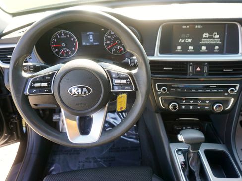 Used 2020 Kia Optima LX image 9