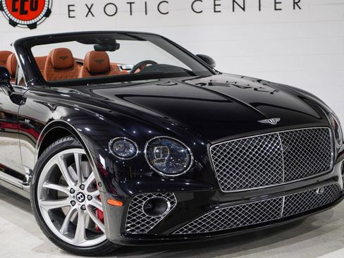 Used 2022 Bentley Continental GT image 25