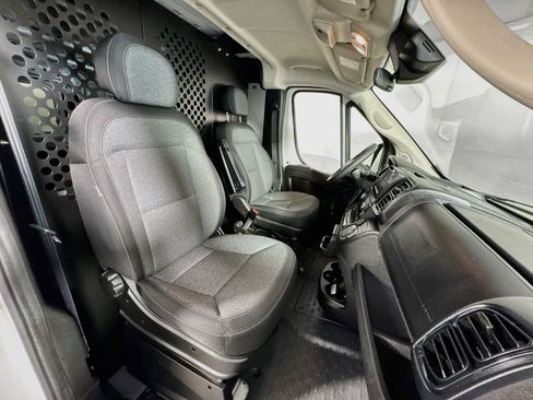 Used 2025 RAM ProMaster 2500 w/ U-Haul Equipment Group FWD image 24