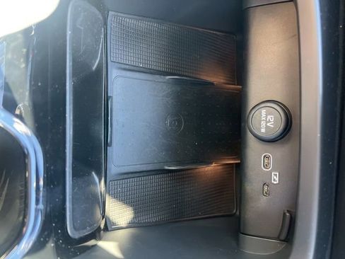 New 2025 Volvo XC40 B5 Ultra w/ Climate Package image 34