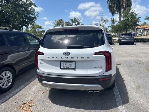 Used 2021 Kia Telluride EX w/ EX Premium Package image 5