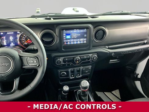 Used 2023 Jeep Wrangler Sport AWD/4WD image 9