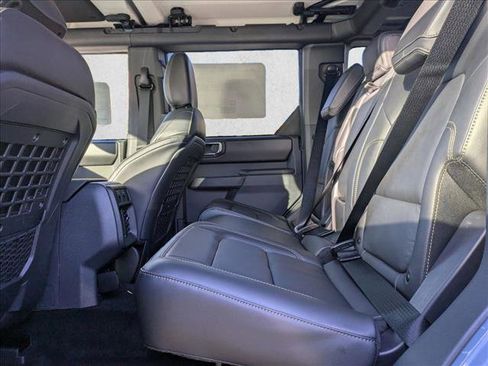 New 2025 Ford Bronco Badlands image 16