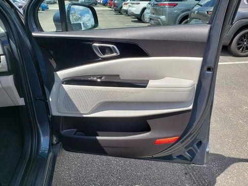 Certified 2024 Kia Carnival EX FWD image 23